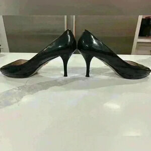 Prada patent leather peep toe heals. GUC, Sz 40. Smoke free home